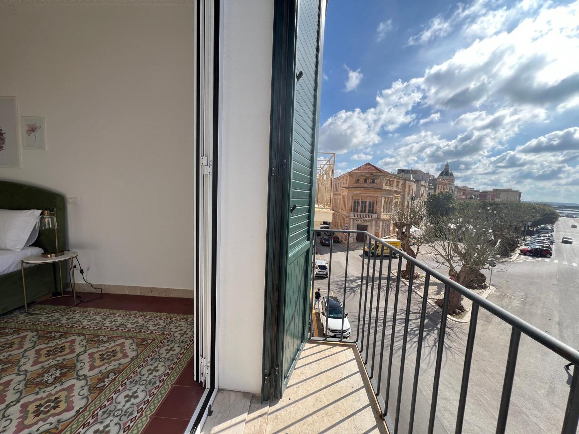 Capitano Apartments - Trapani City Centre Eksteriør billede